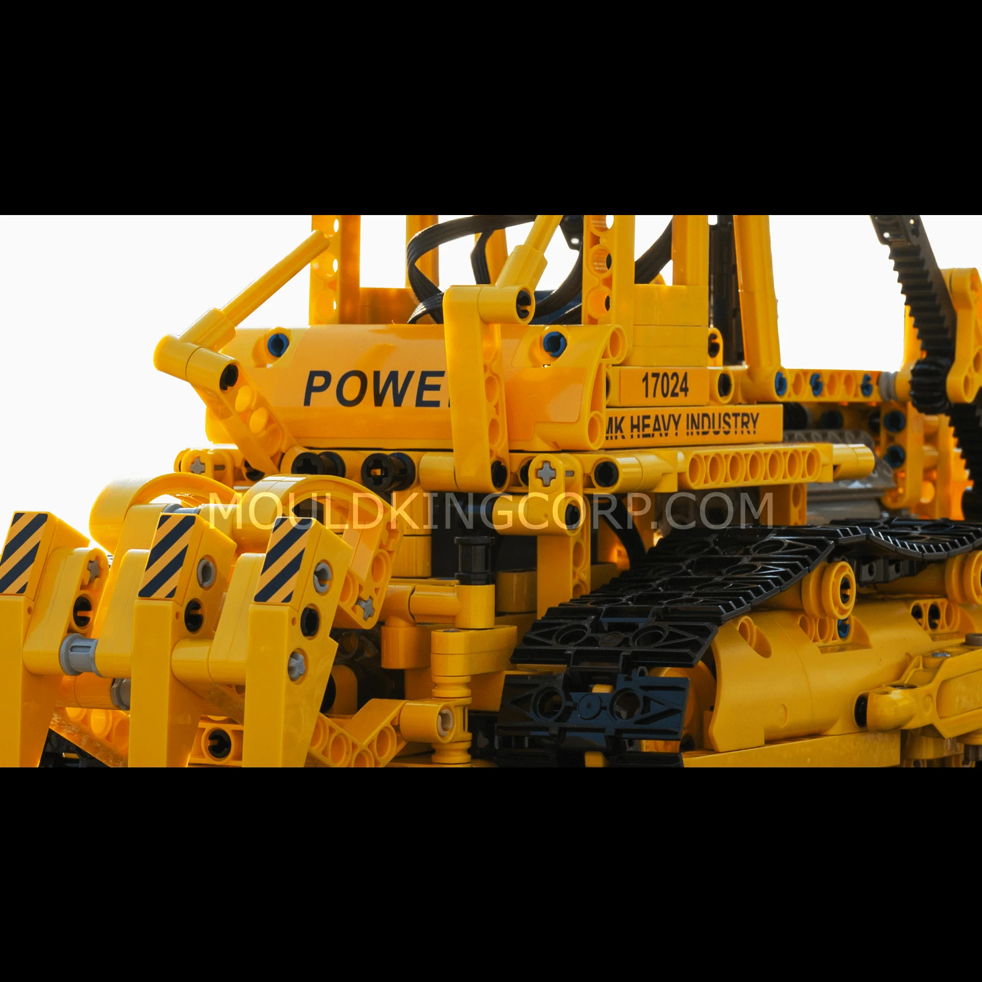 MOULD KING 17024 D8K Bulldozer Remote Controlled Building Set | 1,003 PCS - Image 5